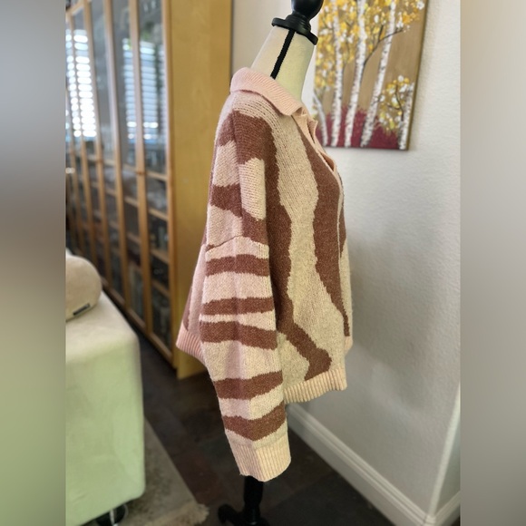 Nine West - retro feeling animal print blush color sweater - Picture 4 of 10